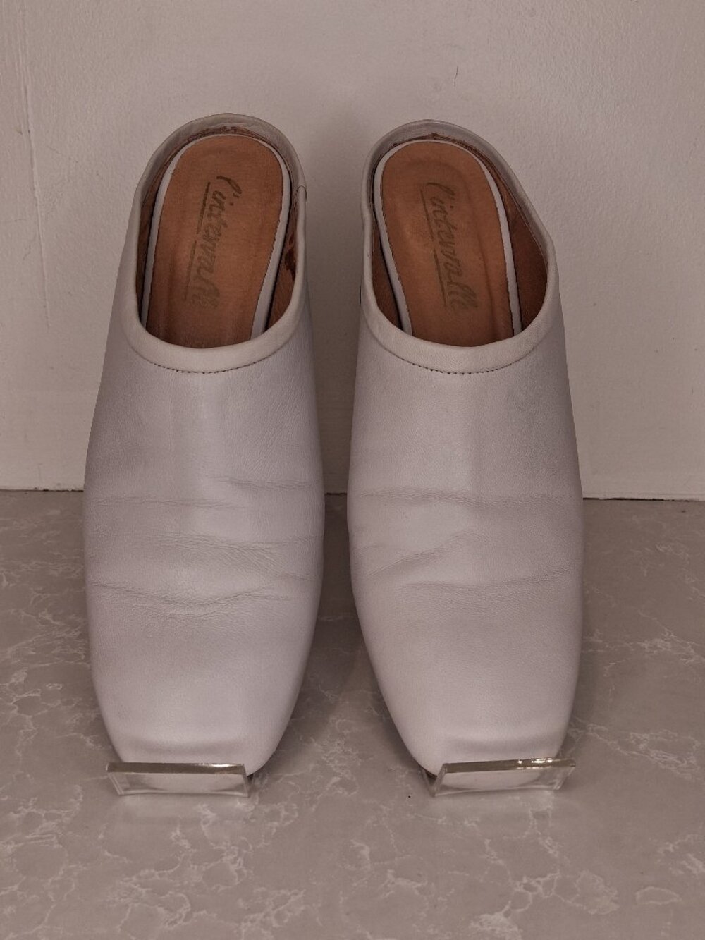 L'intervalle Grey Leather Mules Size 10.5